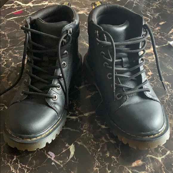 faora mid top leather boot